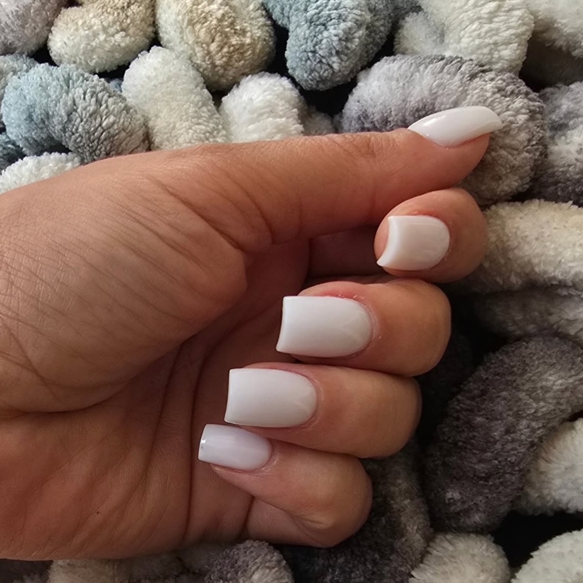 Witte vierkante nagels